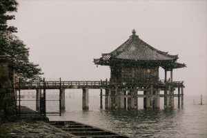 吹雪の浮御堂